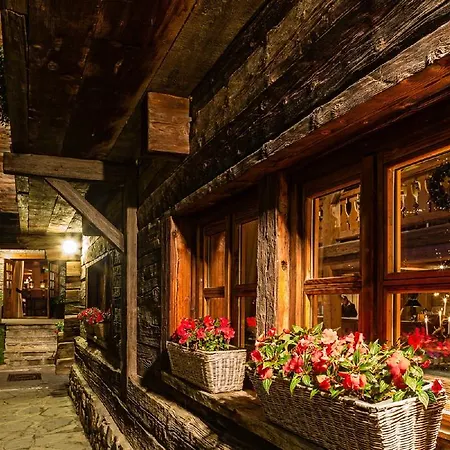 Hotel Fer A Cheval 5*