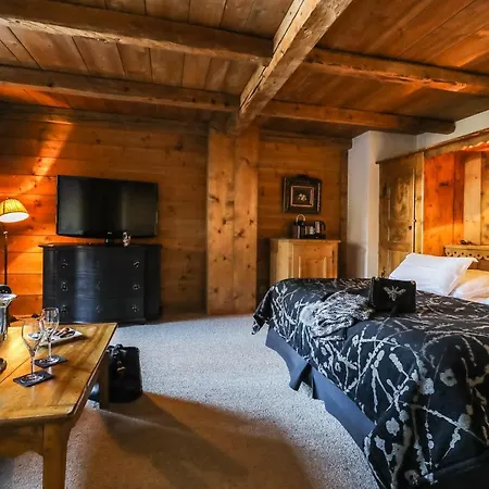 מלון Fer A Cheval