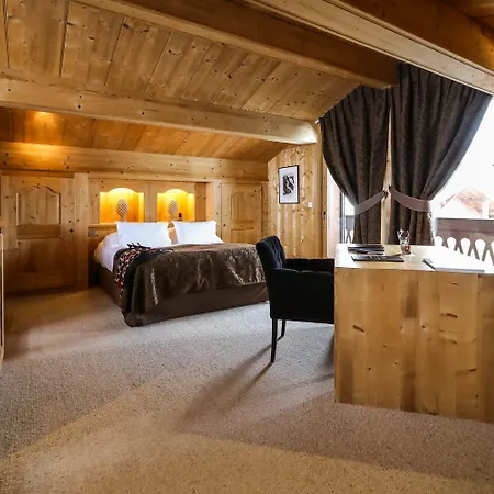 Fer A Cheval Hotel